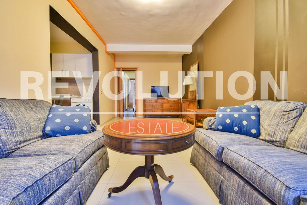 Дава се под наем Тристаен апартамент в София, Оборище - 110 кв.м за 950 € - Снимка #1