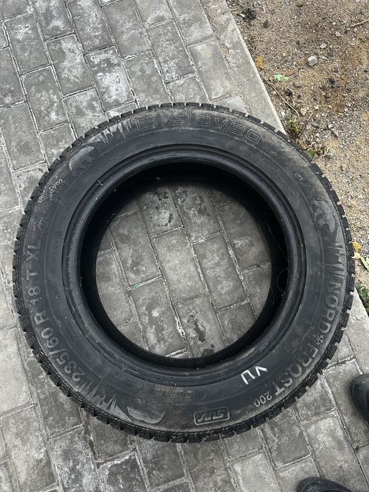 Продам комплект зимних шин
