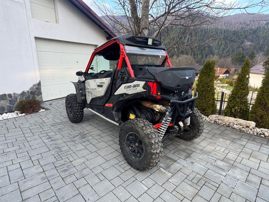 Can am maverick  sport avariat