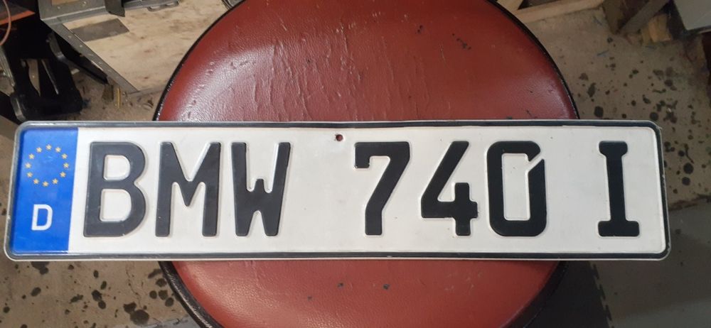 Номерной знак для истинного БМВиста