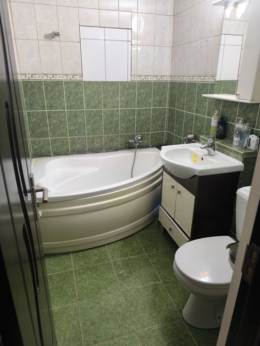 Apartament 2 camere decomandat zona i uri