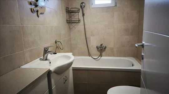 Дава се под наем Тристаен апартамент в София, Център - 90 кв.м за 550 € - Снимка #1