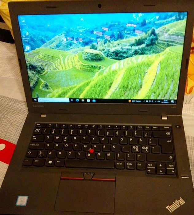 Продавам лаптоп ЛЕНОВО