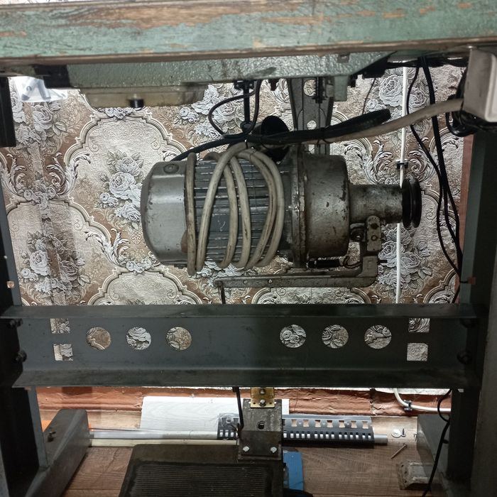 швейная промышленная машинка