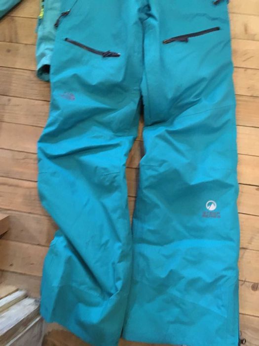 ски яке  rossignol  за 12-14г.ръст около150  и ски панталон