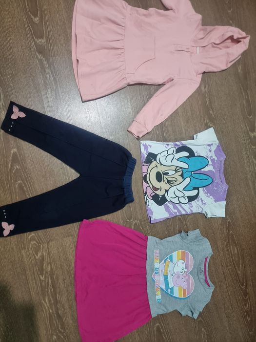 Цена за все Вещи для девочек 3-4 года 
Юнусобод 17-квартал 
Телефонни