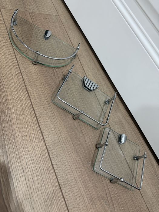 Продам настенные стеклянные полки