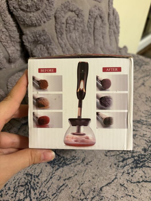 Уред за почистване на четки за грим