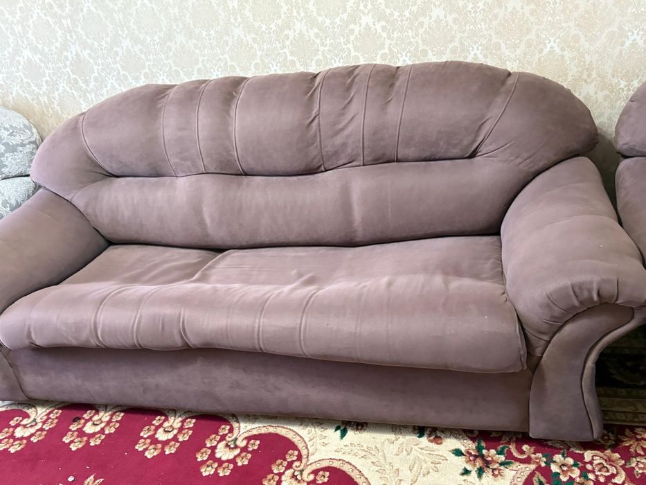 Продаётся диван-кровать, кресло и мини-диван.