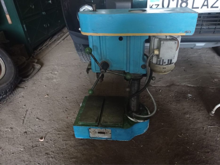 Сверлильный станок