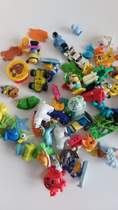 Играчки от шоколадови яйца