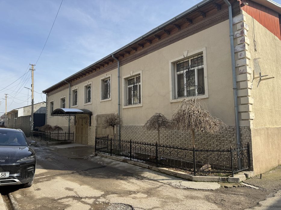 Дом, 6 соток, торцевая, махалля Амир Темур, за рестораном Трюфель