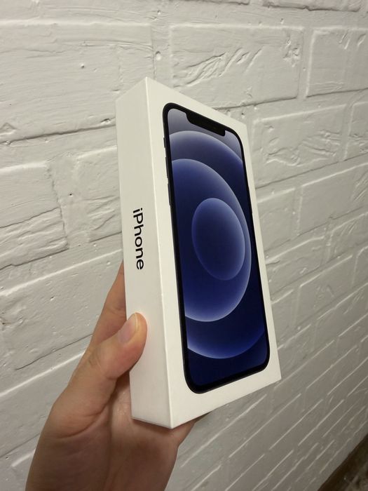 Продам Iphone 12