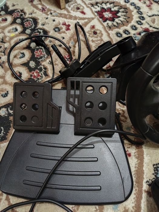 Игровой руль для компьютера