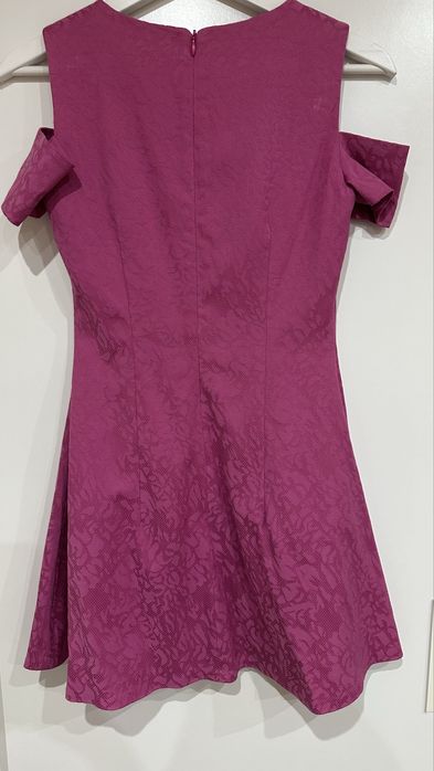 Розова рокля на Junona