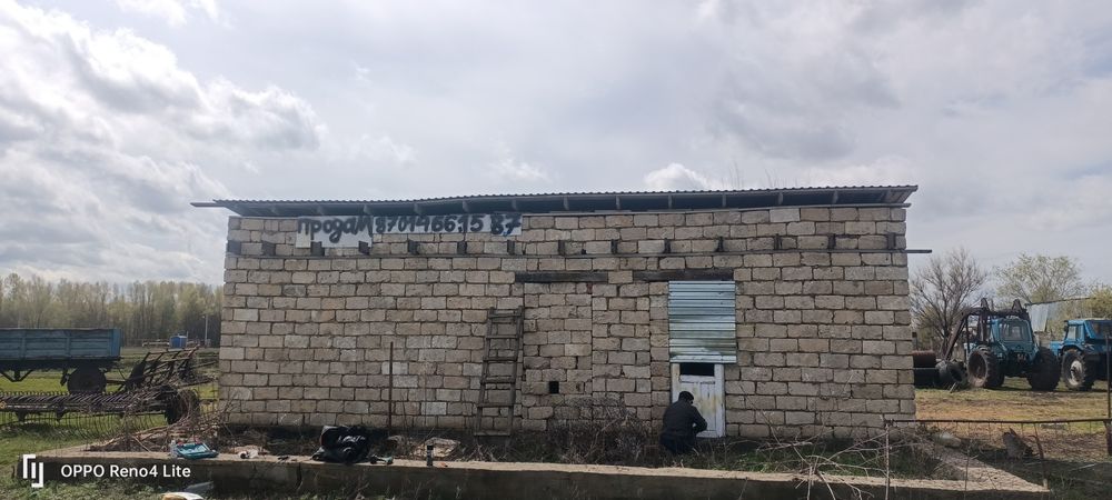 Продам участок с времянки