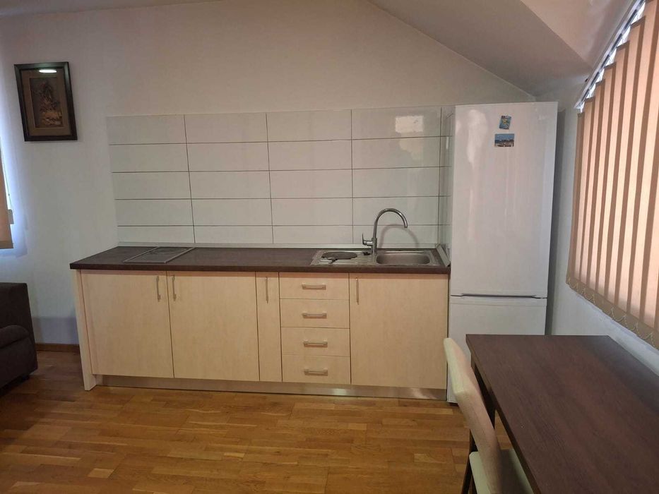 Dau în chirie apartament zona Cantemir