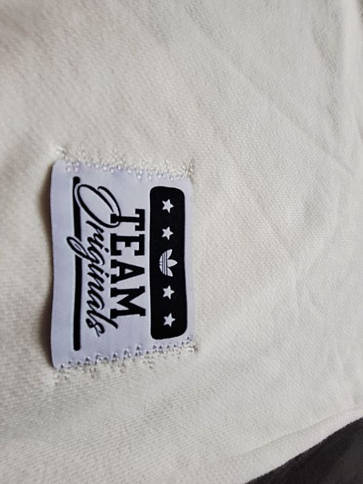 Нов Оригинални суичър Adidas