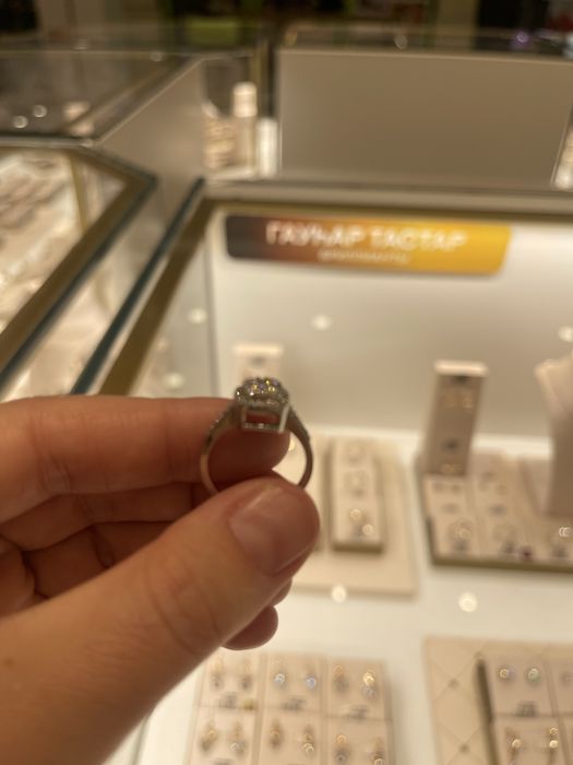 Кольцо с натуральными  бриллиантами