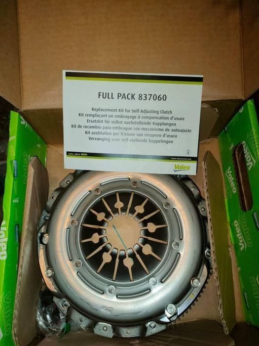 Ambreiaj cu volanta masa dubla Audi A4  A6 Skoda Superb  Seat Exeo 2.0