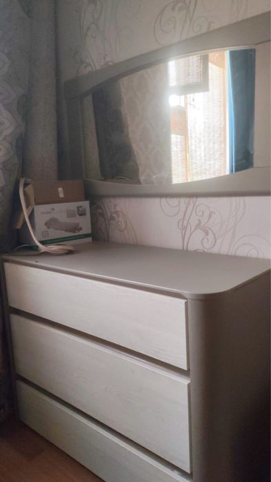 Продается спальный гарнитур