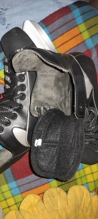 Продаются коньки.