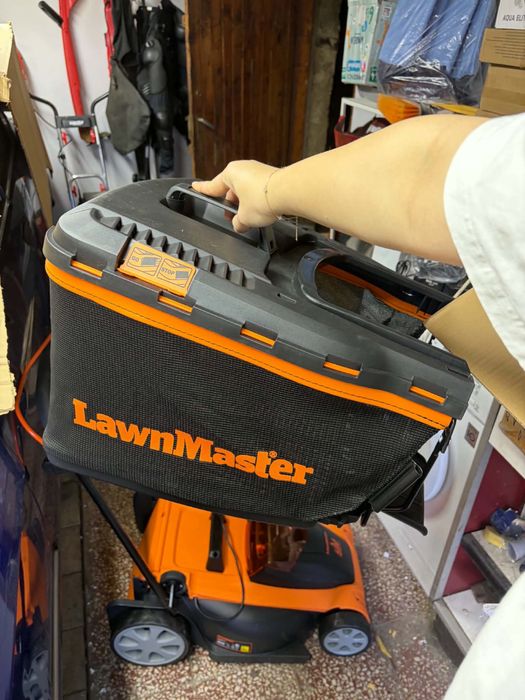 Акумулаторна косачка LawnMaster 36 V – нова, с 2 батерии и 2 зарядни