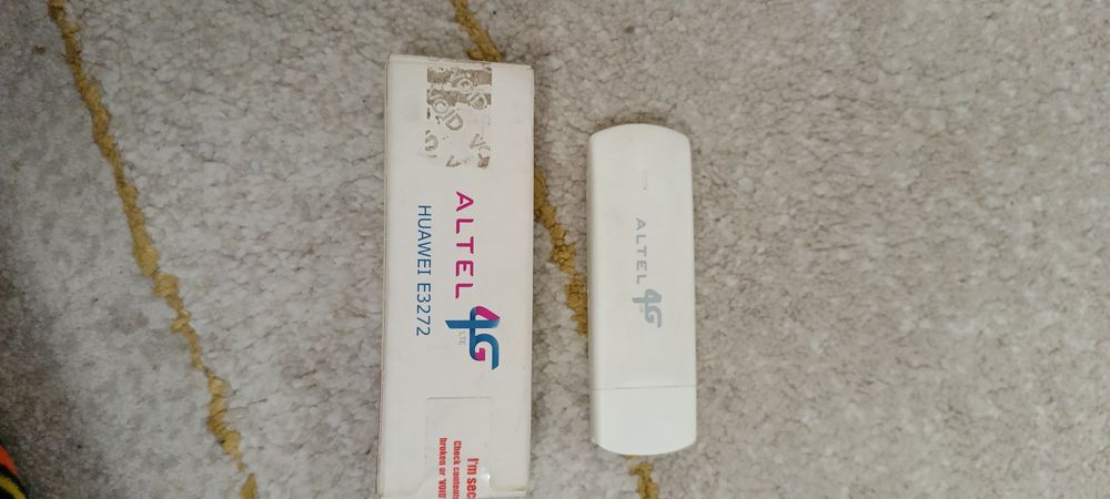 Роутер с коробкой