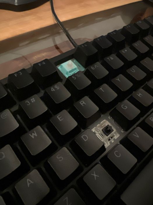 Tastatura de la Glorious GMMK pro cu full custom