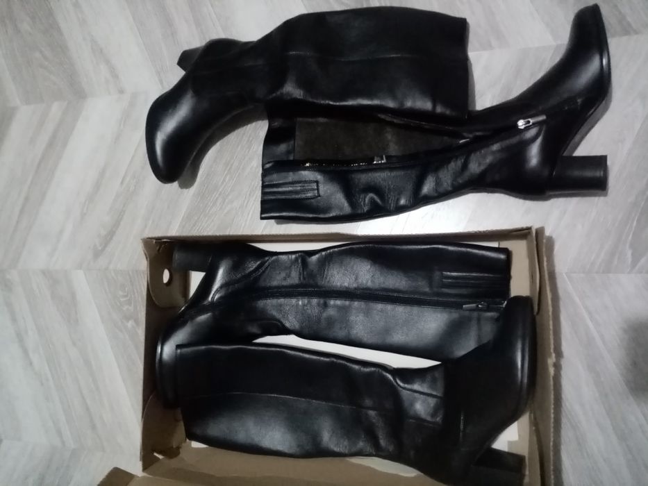 Зимние женские сапоги