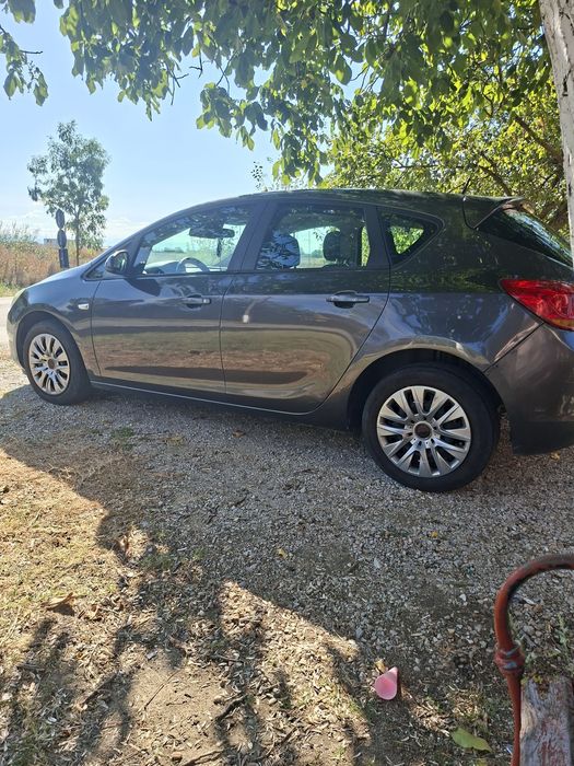 OPEL Astra 2011 — imagine 4