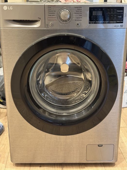 Стиральная машина LG F2M5HS6S 7 кг серебристый