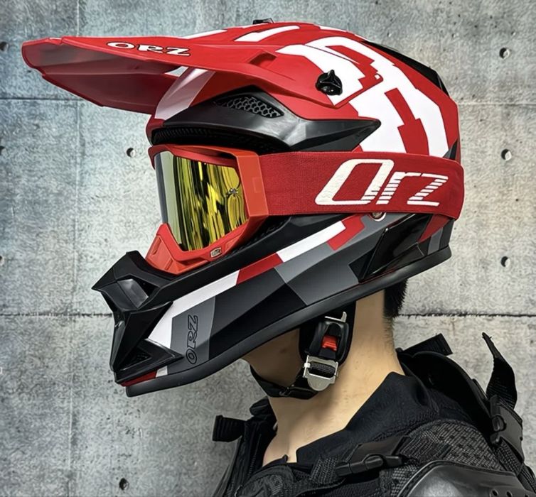 Эндуро шлемы с козырьками