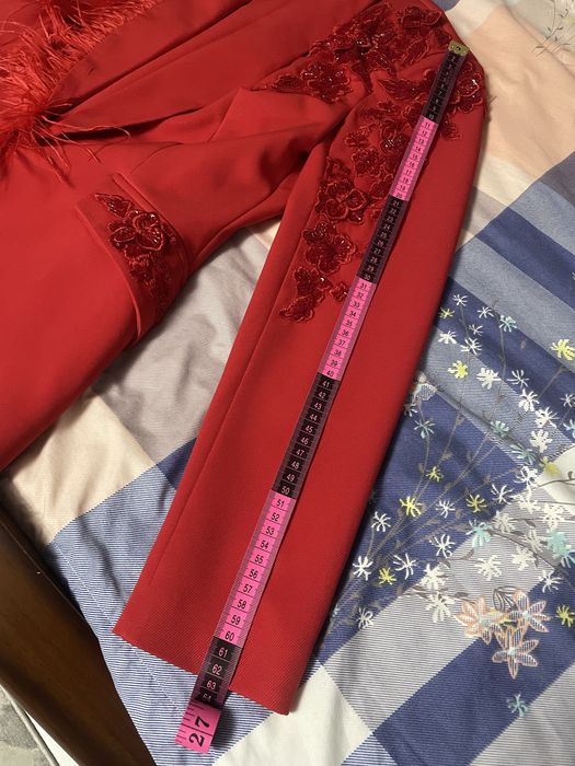 Costum dama nou cu eticheta