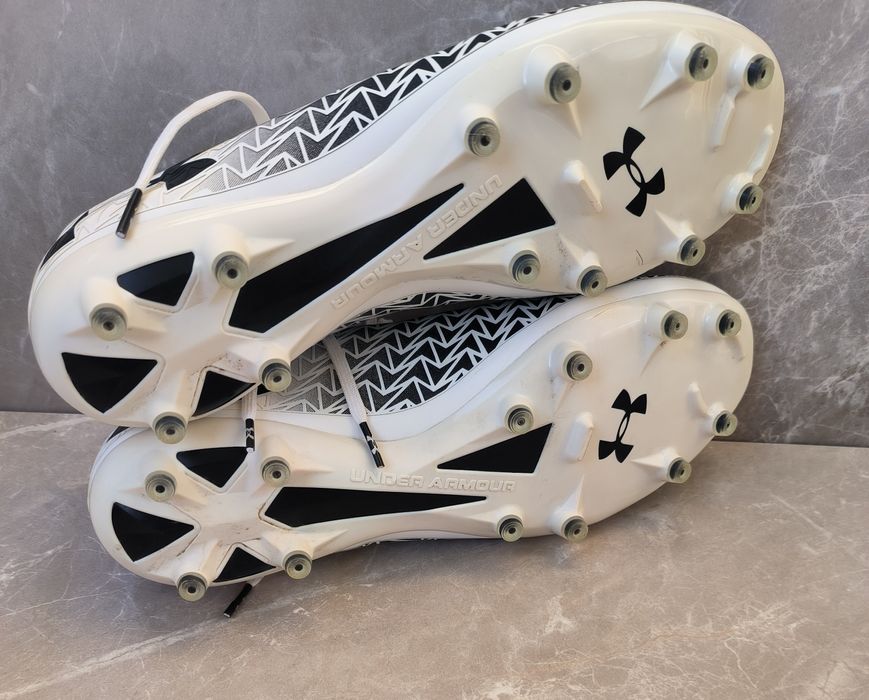 Under Armour футболни обувки бутонки 44 номер