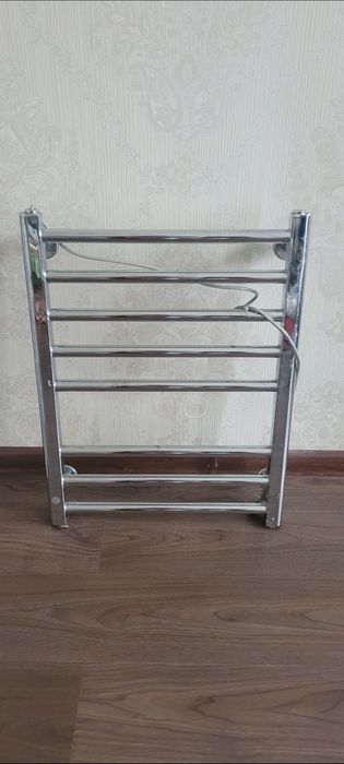 Продам полотенцесушитель электрический.