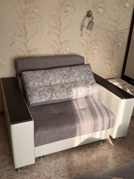 Продам кресло - диван в хорошем состоянии