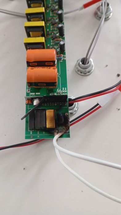 Отдам люстру НЕРАБОЧУЮ