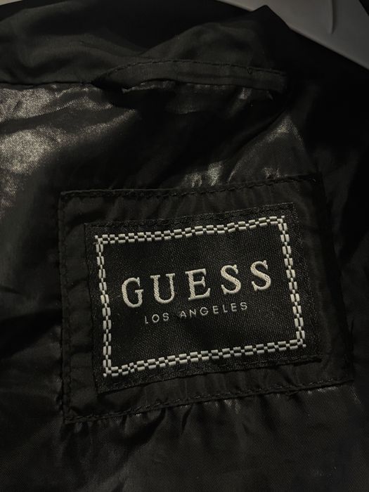 Яке Guess S/36.