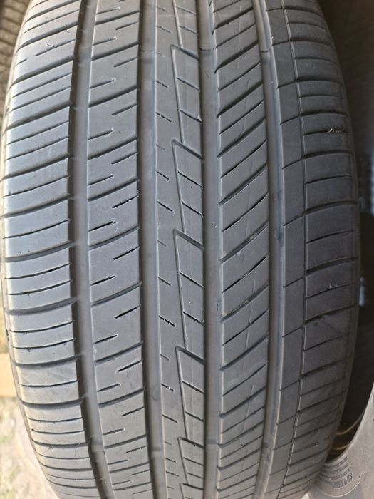 Продам шины. 235/45/18 нексен
