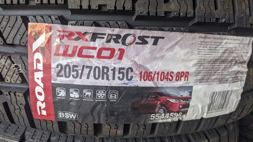 205/70R15C Roadx WC01
