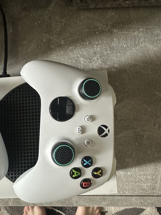 Vând Xbox series s