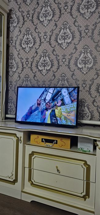 Телевизор Sony bravia (32 дюйма)