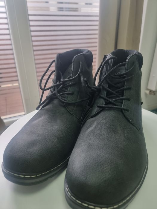Încălțăminte impermeabilă mărimea 48