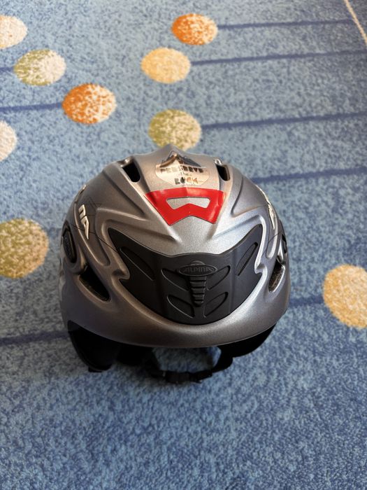 Ски каска Alpina