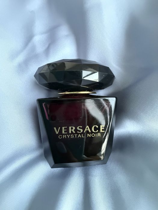 Продам парфюм VERSACE Crystal noir новый