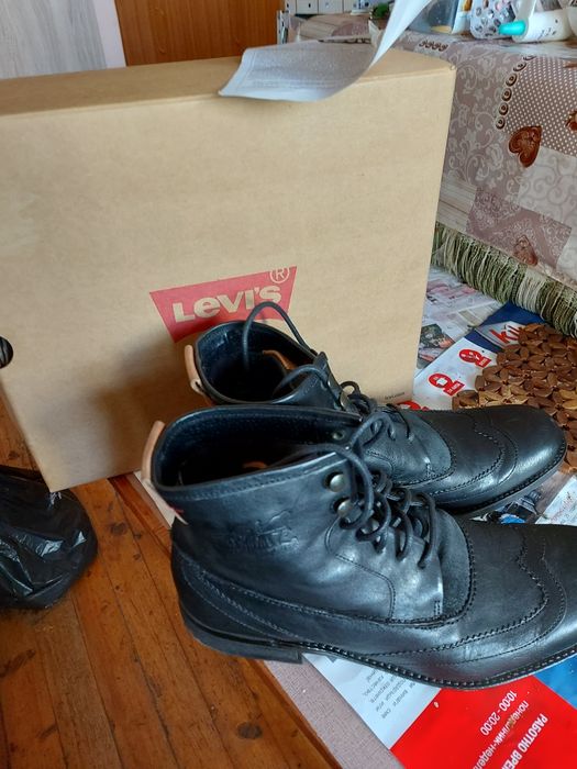 Оригинални обувки Levis