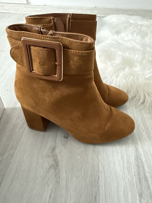 Vand botine piele intoarsa 36