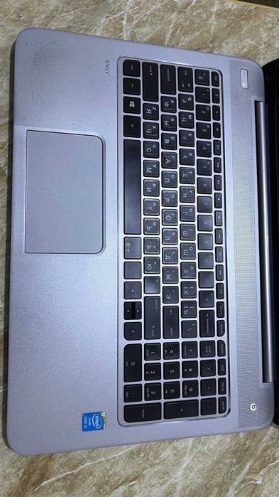 HP ENVY Touch Screen i5 ram8/hdd 512 gb