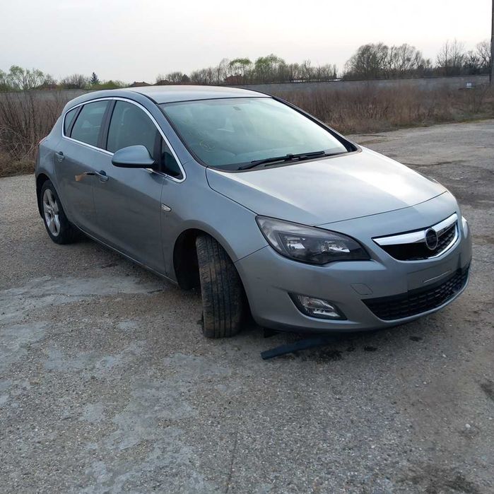Опел Астра J 1,7 дизел 5-врати сива/Opel Astra J A17DTR 2012 на части